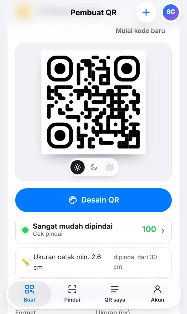 Pratinjau QR code, tombol biru Desain QR, Cek pindai dengan skor 100 Sangat mudah dipindai, ukuran cetak minimum 2,6 cm, serta pilihan Format dan Ukuran