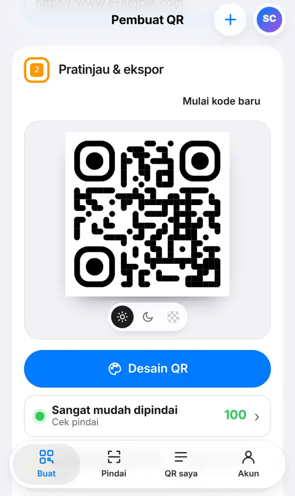 Bagian Pratinjau & ekspor dengan QR code, tombol Desain QR, skor Cek pindai 100 dan ukuran cetak terkecil