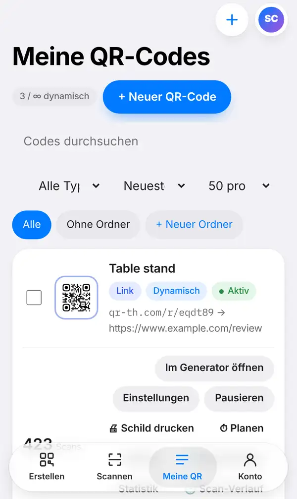 Die Liste Meine QR-Codes mit dem Code Table stand samt Kurzlink, den Hinweisen Link, Dynamisch und Aktiv, Knöpfen wie Im Generator öffnen, Einstellungen, Pausieren, Schild drucken und Planen sowie 423 Scans