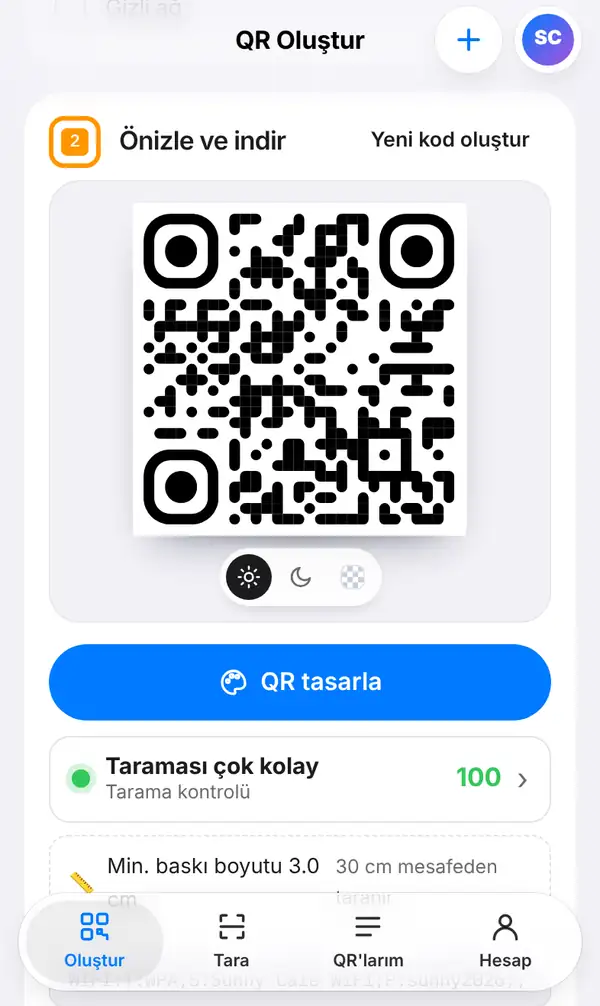 Wi-Fi QR kodu, QR tasarla düğmesi, 100 tarama kontrolü puanı ve en küçük baskı boyutunun göründüğü Önizle ve indir bölümü