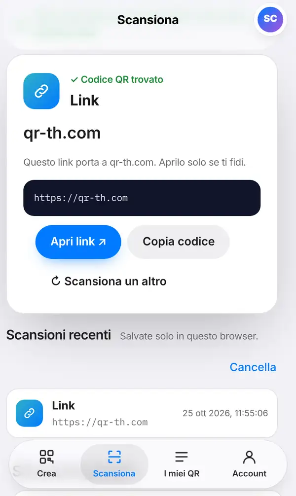 Il risultato della scansione con Codice QR trovato, il tipo Link, il nome del sito e l'indirizzo completo, una nota di sicurezza, i pulsanti Apri link e Copia codice e le Scansioni recenti