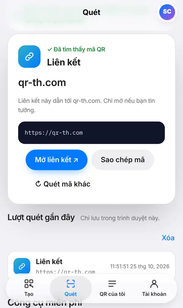 Kết quả quét với dòng Đã tìm thấy mã QR, loại Liên kết, tên website và địa chỉ đầy đủ, lời nhắc an toàn, nút Mở liên kết, Sao chép mã và Lượt quét gần đây